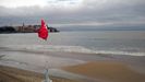 Prohibido el ba�o en la playa de San Lorenzo, en Gij�n