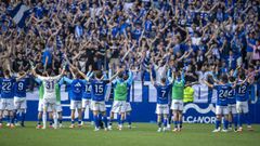 Los jugadores del Oviedo celebran el triunfo ante el Zaragoza