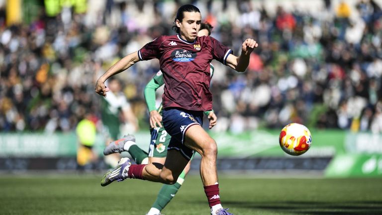 El Pontevedra dinamita la racha de diez partidos sin perder al caer en Cáceres (1-0)
