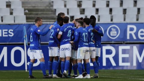 Los futbolistas azules celebran un gol ante el Sporting B