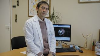 Gabriel Triana trabaja en el Centro Oncológico de A Coruña. 