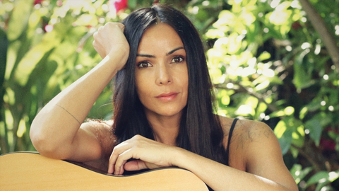 Raquel del Rosario regresa a la música con «La voz olvidada».