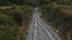 Obras en la vía de ferrocarril en Laxosa, en O Corgo