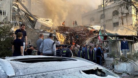 Al menos seis muertos en un bombardeo israel contra el Consulado iran en Damasco
