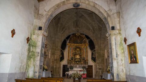 Altar mayor de la Virgen en Cadeiras