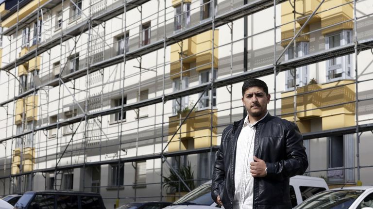 «No nos alquilan una casa por ser gitanos y cerca hay pisos vacíos, pero nos negamos a okupar»