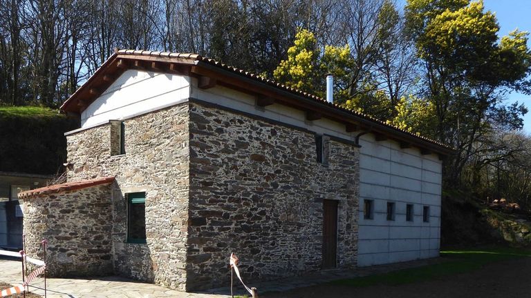 Albergue público de Bruma, en el Camino Inglés