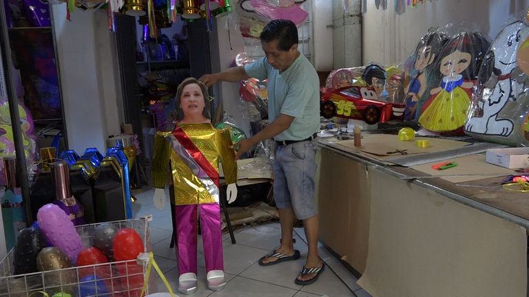 Perú acude a las urnas hastiado de su clase política: «Ya no creemos en nadie»