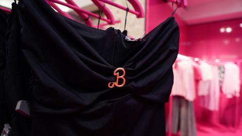 Fomos espreitar o armário da Barbie na Zara do Colombo e ficámos rendidos a  estas 12 peças - Moda - MAGG