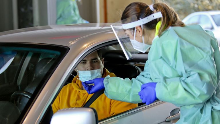 Corrigen al juez: el covid crónico de una técnica de radioterapia de Vigo no es accidente laboral