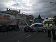 Un coche colision� contra un cami�n en Insua, en el municipio de Paderne