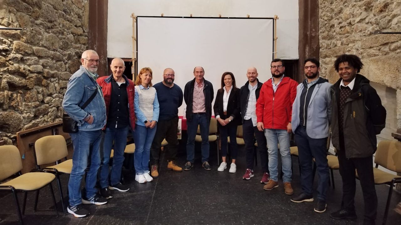 La Voz de Carballo re�ne en el castillo de Vimianzo a los candidatos al 28M de la Costa da Morte.Jos� Ram�n Romero espera unha dura campa�a electoral.