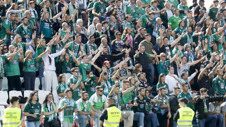 El Racing Club Ferrol, a movilizar a 200 aficionados para la visita a Avilés