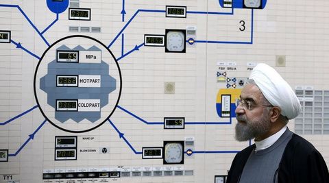 El presidente Rohaní en una visita a la central nuclear de Bushehr