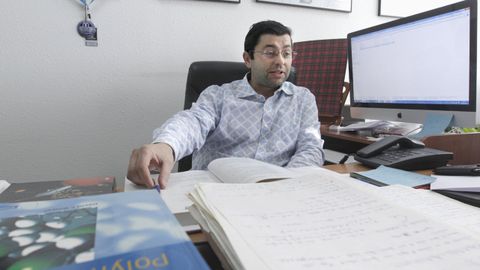 Francisco Fraga en su despacho cuando era decano de Ciencias hace una dcada