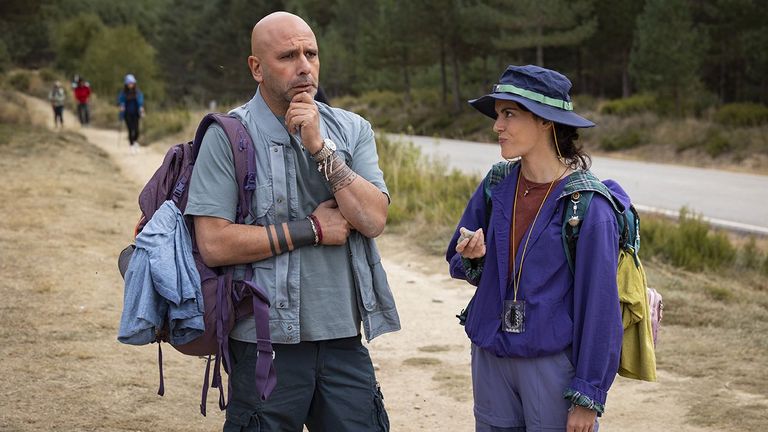 Beatriz Arjona, actriz en «Buen Camino», la película que arrasa en Italia: «Me emocionó rodar en las escaleras del Obradoiro, fue un regalazo»