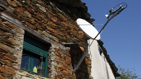 Las antenas parablicas eran una manera de ofrecer cobertura de Internet en zonas rurales  