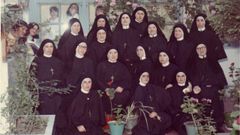 Las hermanas que integraban la comunidad de Ferrol, en una imagen tomada a finales de los aos 60, cuando todava estaba en pie el convento de la calle Bateras
