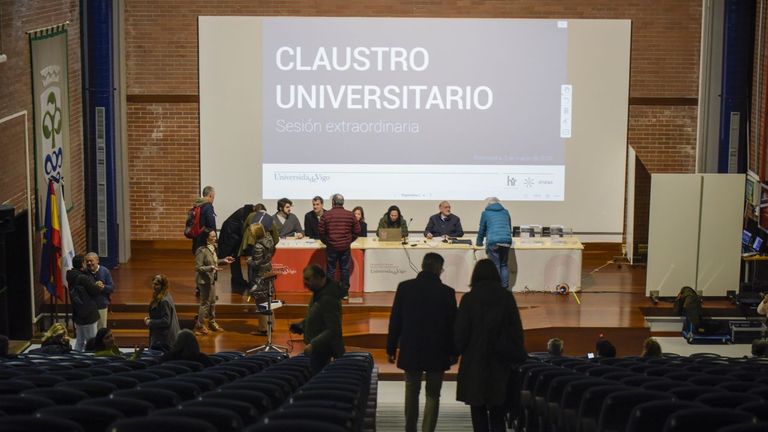 El claustro elige en Pontevedra al catedrático Julio Costas como valedor de la Universidade de Vigo