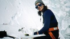 Chus Lago durante la expedición en el Everest en 1999