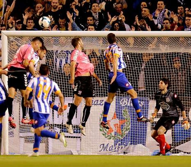 El Deportivo controló bien por alto los envios del Tenerife