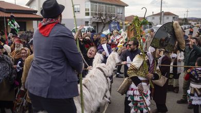 Recuperada tradición de O Reinado en el entroido de Maceda.