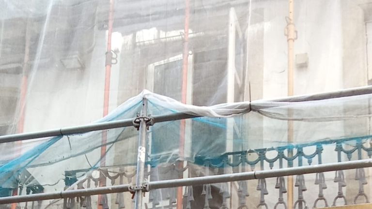 Luz verde al rescate de los murales de Lugrís en A Coruña: la Xunta ultima su protección con una «cápsula» especial