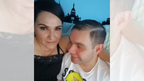 Teresa de Dios Rodr�guez y su hijo, Josu�