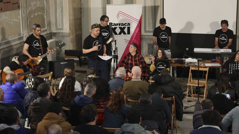 Los Coquitos, la primera banda del psiquiátrico de Conxo: «Tocar la guitarra es una necesidad física y emocional»