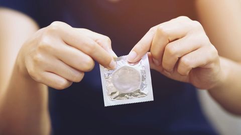 La falta de uso de medidas de protección como el preservativo dispara el riesgo en estas prácticas