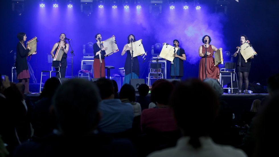 Im�genes que dej� un soleado domingo de carnaval.Zoelas actuar� en el Pazo de San Marcos