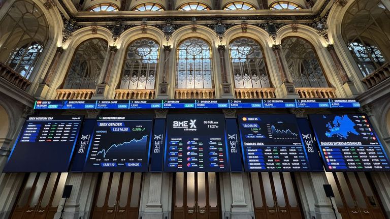 El Ibex 35 marca marca nuevos máximos históricos en su apertura, al conquistar los 18.200 puntos