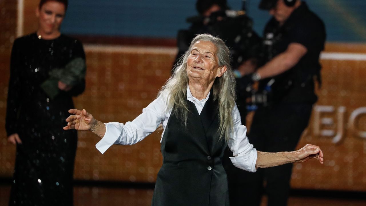 Vicente Figueroa (primero por la izquierda) con parte de la plantilla de ViajarporEscocia.com