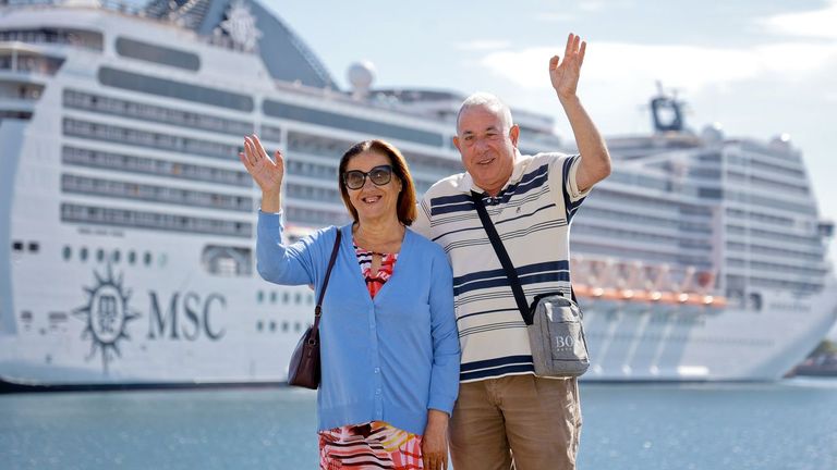 Pilar es ciega y Miguel ve poco: «Hemos dado dos veces la vu