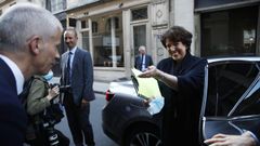 La controvertida Roselyne Bachelot es recibida, este lunes, por el ministro saliente de Cultura, Franck Riester 