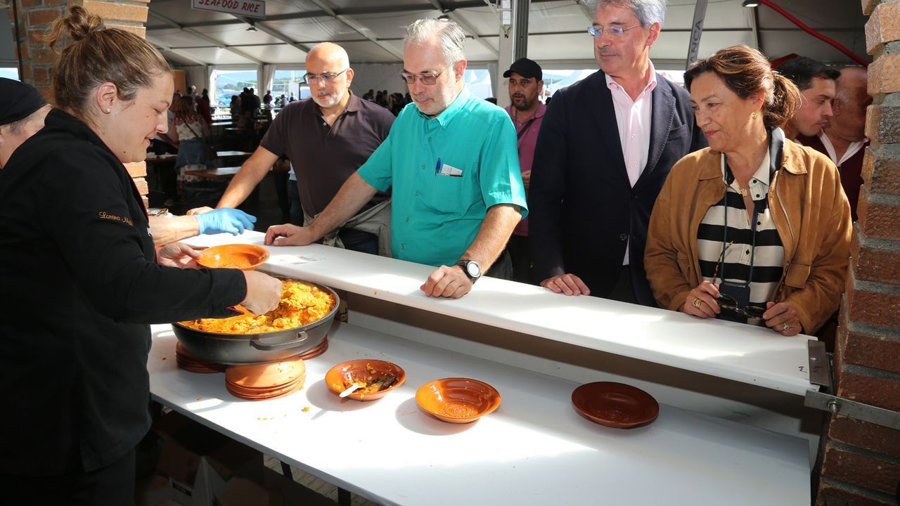 Arranque de la Mostra de Curtas de Noia.En Castro Caldelas hay varios murales. El de la foto, obra de Mongiart por el Da das Letras