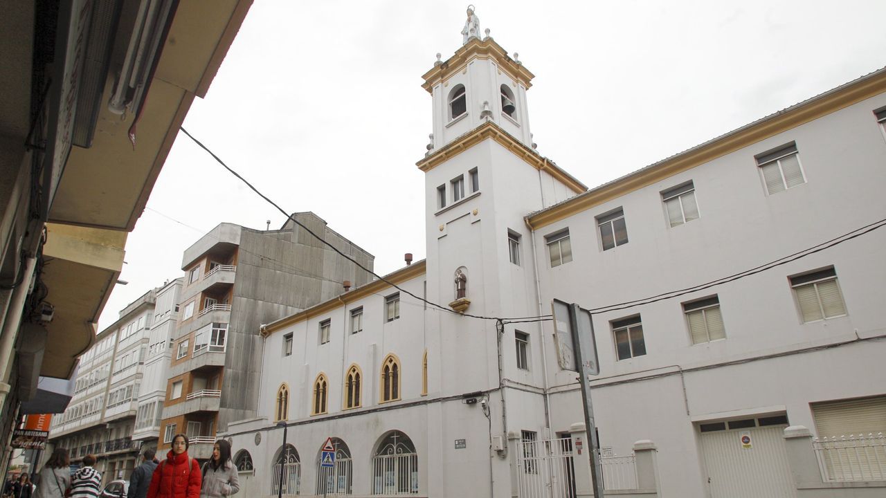 Ana Pont�n y el alcalde de A Pobra do Broll�n, Jos� Luis Maceda, ayer en la Feira do Vi�o de Vilach�