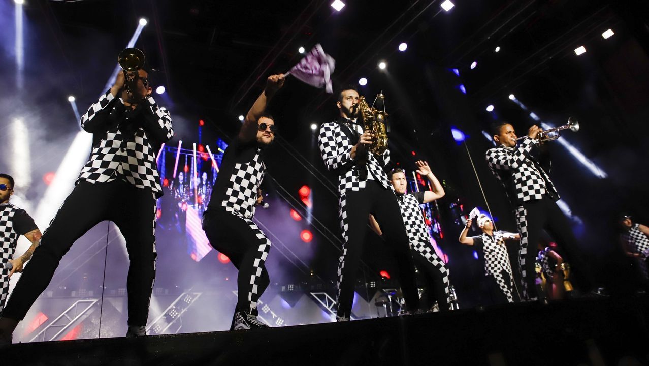 El Descenso urbano de Sarria, espectaculo en estado puro.La orquestqa Par�s de Noia actuar� en Palas de Rei
