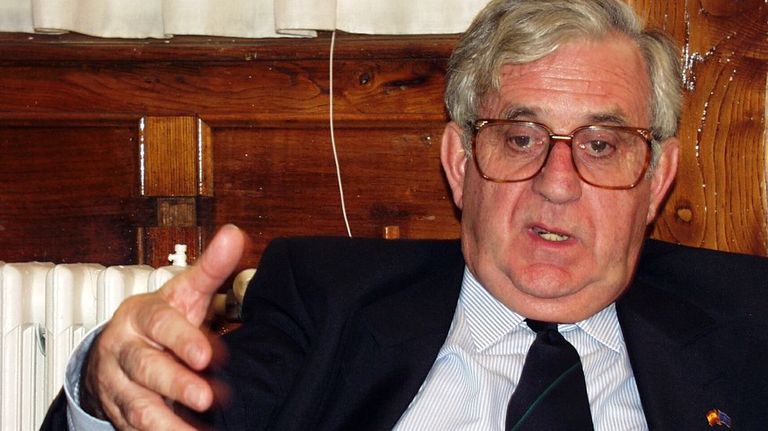 Muere Fernández Areal, el maestro de periodistas capaz de convertir un edificio ruinoso de Pontevedra en una facultad llena de talento