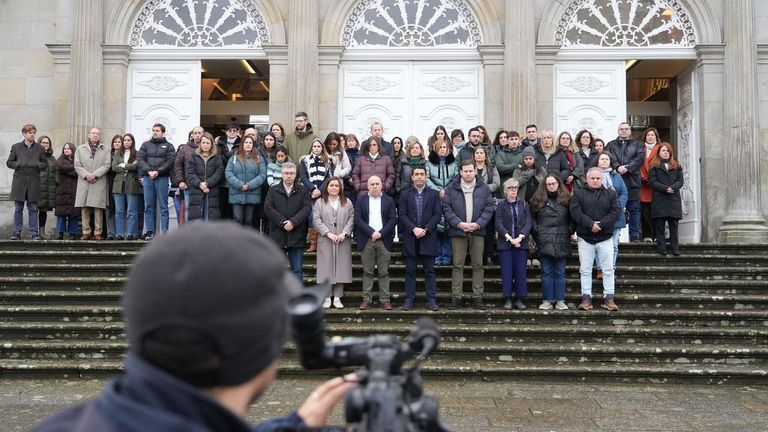 Pontevedra se solidariza con el accidente ferroviario de Adamuz: «En Galicia temos experiencia en traxedias similares»