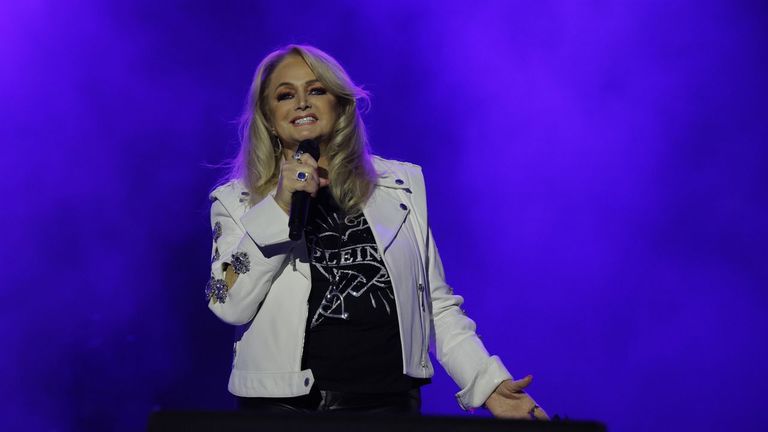La cantante británica Bonnie Tyler, ingresada en Portugal tras una operación intestinal
