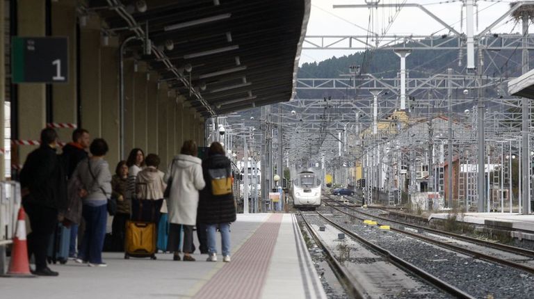 La vía Monforte-Lugo estará cinco días cerrada por obras