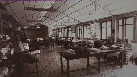 Uno de los talleres terapéuticos que se desarrollaban en Conxo, en este caso de costura