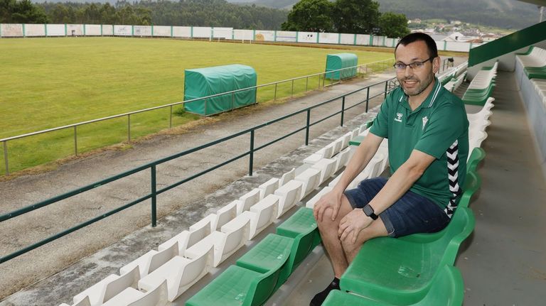 Francisco Sánchez, expresidente e colaborador da UD Xove Lago: «O máis duro foi ver o club preto de desaparecer varias veces»