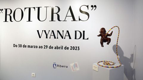 EXPOSICION ROTURAS DE VYANA DL EN EL LUSTRES RIVAS