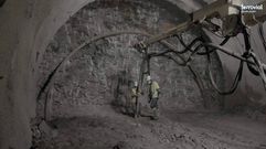 Así trabajan bajo tierra los excavadores del túnel ferroviario de Oural
