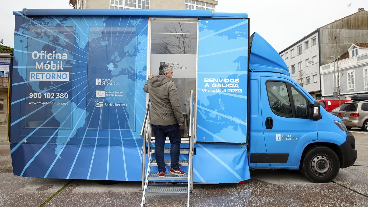 Oficina m�vil de la Xunta que atiende y da informaci�n a emigrantes retornados