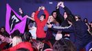 Momento en el que un grupo de activistas interrumpi el acto de la ministra