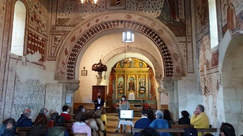 Presentación pública de las pinturas de la iglesia de Pinol en agosto del 2020, una vez terminada su restauración