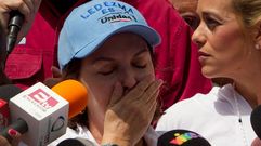La esposa del alcalde mayor de Caracas, Antonio Ledezma, Mtizy Capriles, en una manifestacin contra su detencin. 